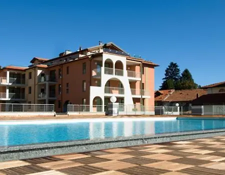 Sleeps 4 Pool Air Con Апартаменты