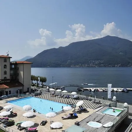 Апартаменты Sleeps 4 Pool Air Con Maccagno
