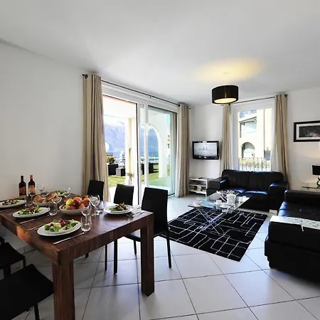 Sleeps 4 Pool Air Con * Maccagno
