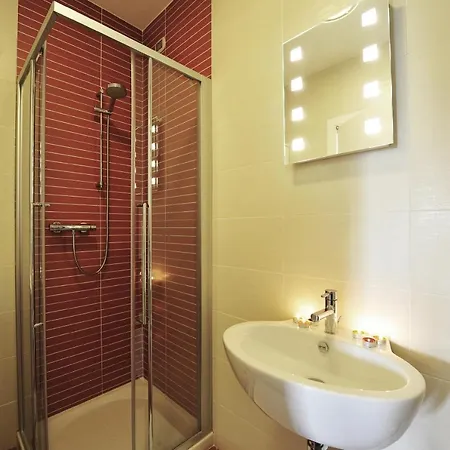 Sleeps 4 Pool Air Con *