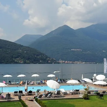 Sleeps 4 Pool Air Con *